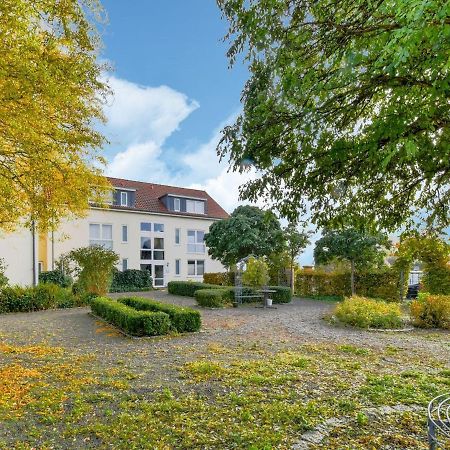 Charming Apartment With A Terrace Near The Sea Wiek auf Rügen Eksteriør bilde