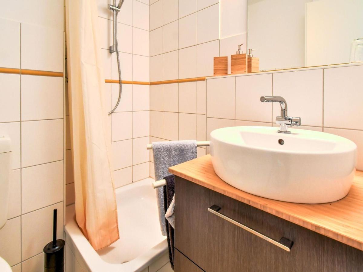 Charming Apartment With A Terrace Near The Sea Wiek auf Rügen Eksteriør bilde