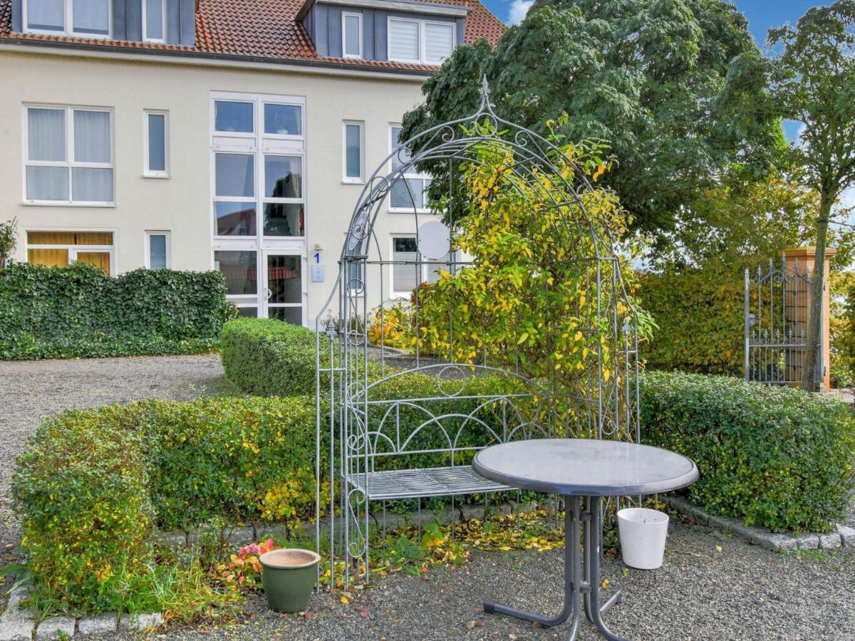 Charming Apartment With A Terrace Near The Sea Wiek auf Rügen Eksteriør bilde